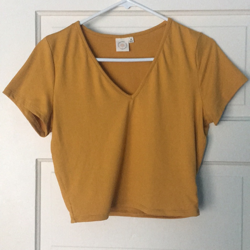 Yellow cropped t-shirt